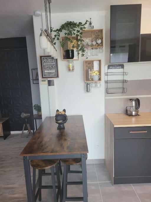 Petite Maison Cosy En Duplex Eguelshardt Exterior foto